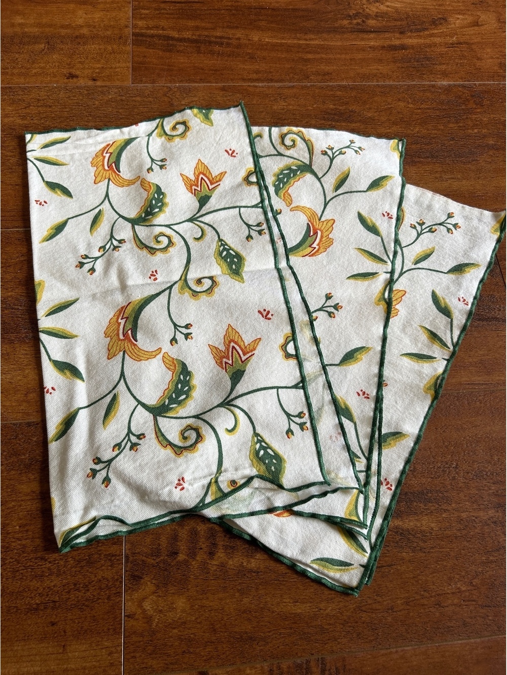 Floral Patterned Set of 3 Cotton Napkins with Green Trim